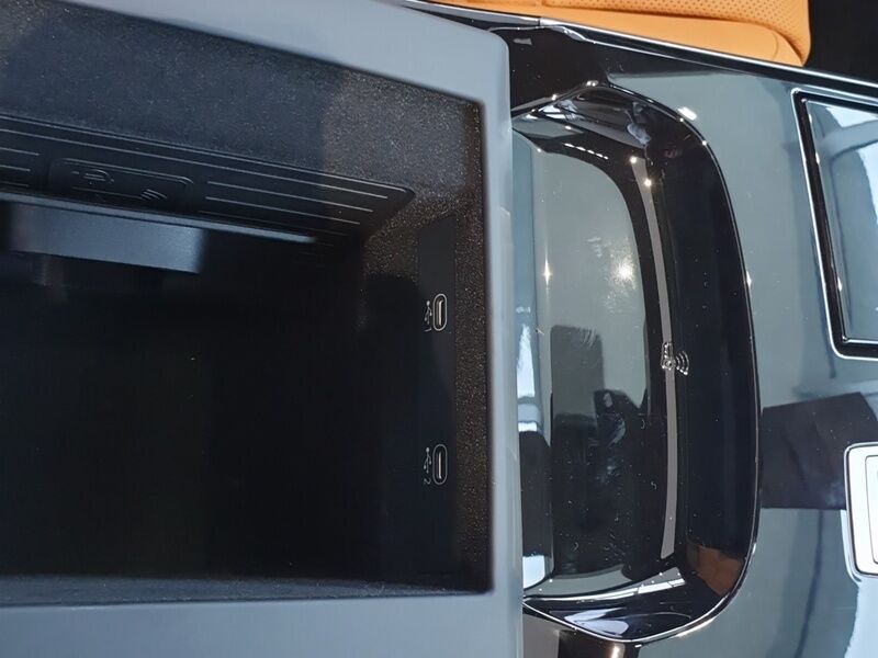 More views of Audi A8