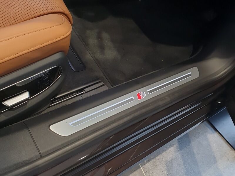 More views of Audi A8