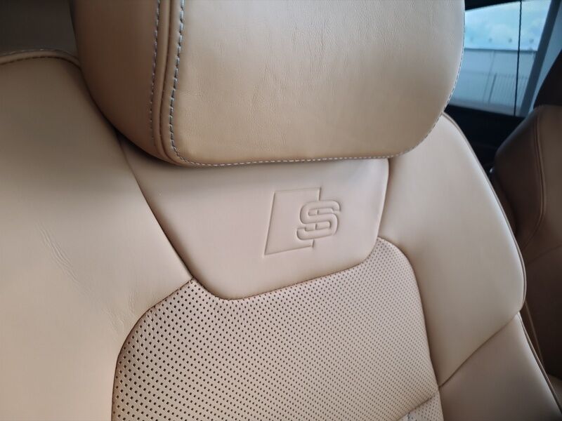 More views of Audi A8