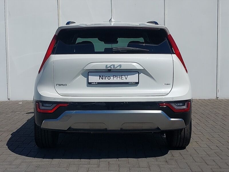 More views of Kia Niro