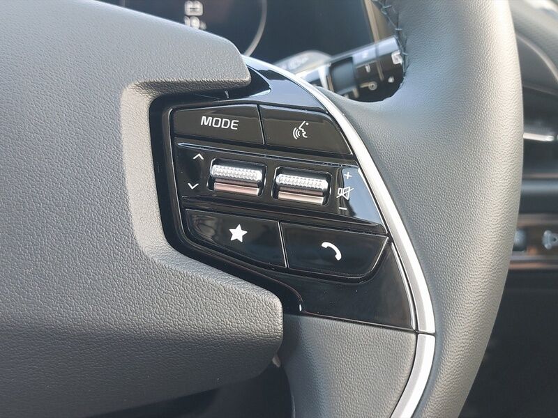 More views of Kia Niro