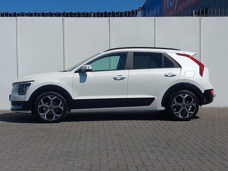 More views of Kia Niro