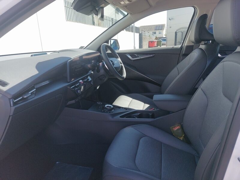 More views of Kia Niro