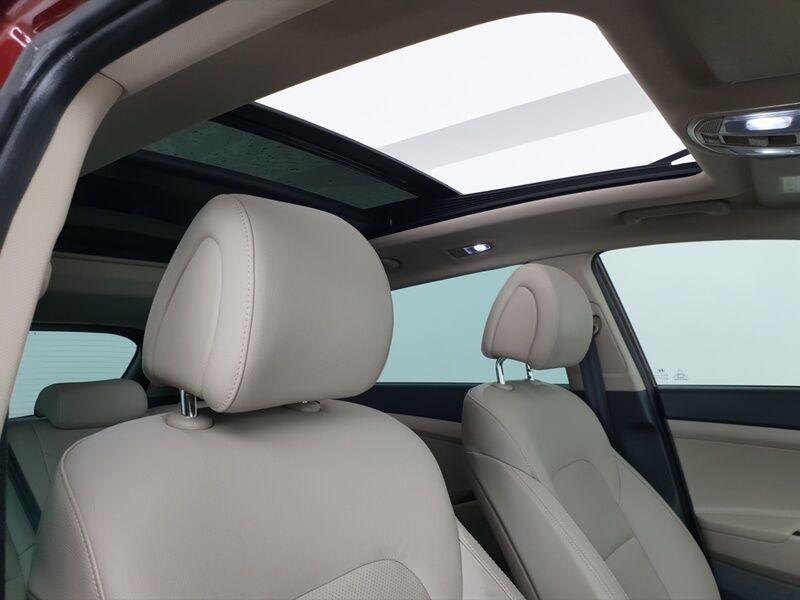 More views of Hyundai Tucson