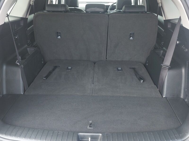 More views of Kia Sorento