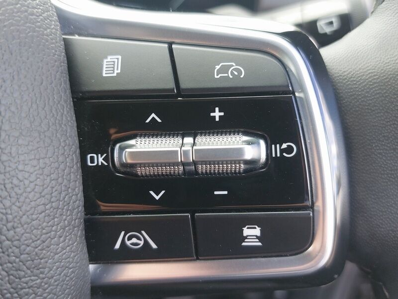 More views of Kia Sorento