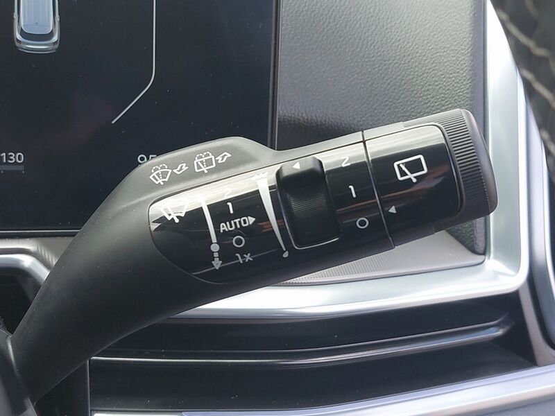 More views of Kia Sorento