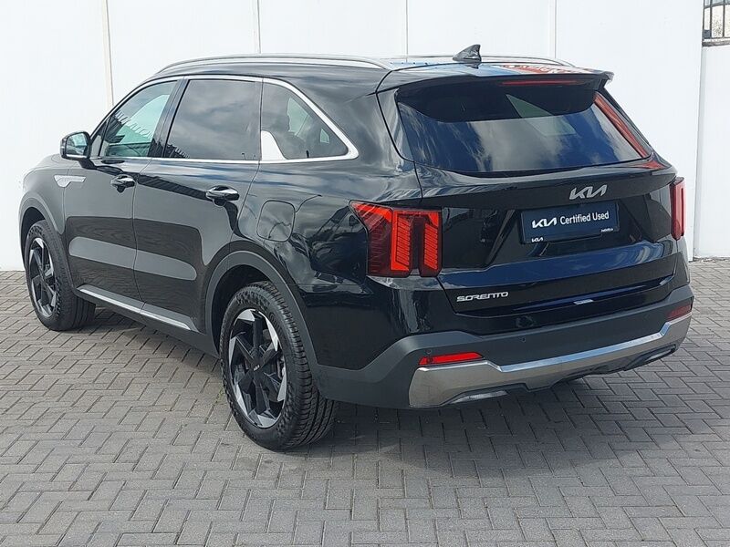 More views of Kia Sorento