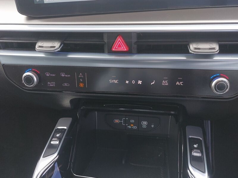 More views of Kia Sorento