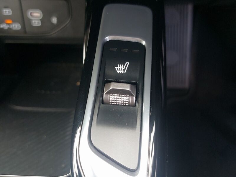 More views of Kia Sorento