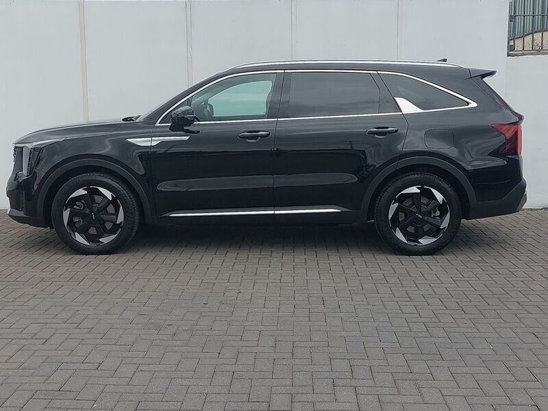 More views of Kia Sorento