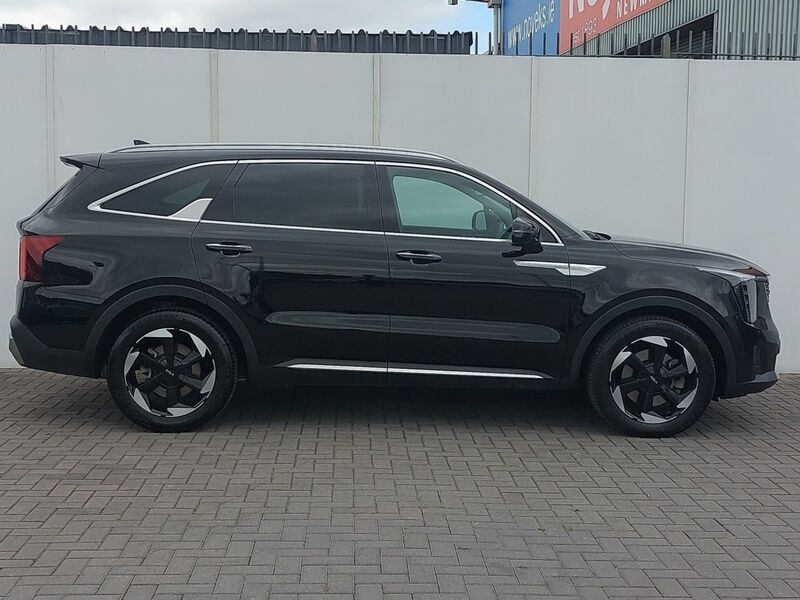 More views of Kia Sorento