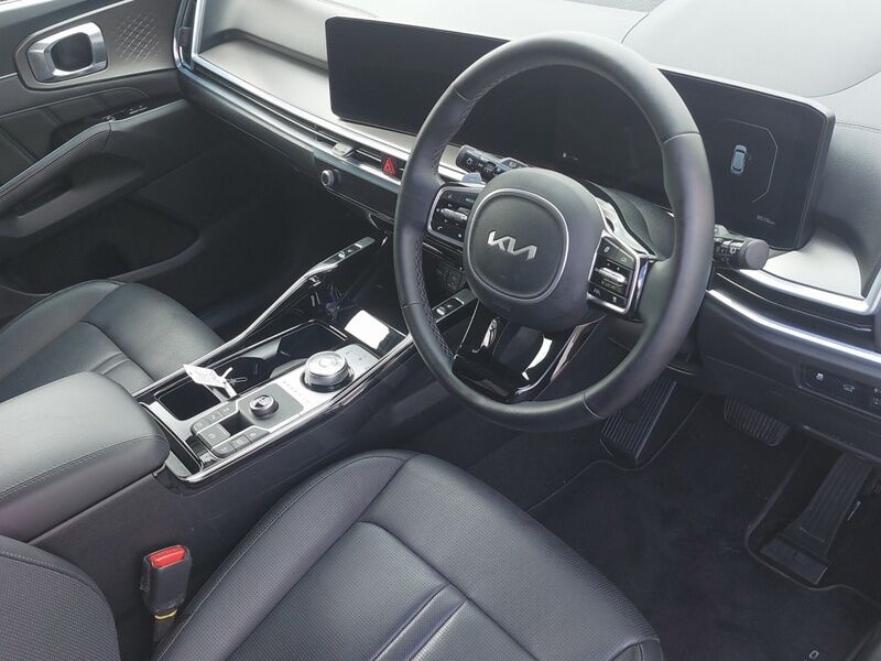 More views of Kia Sorento