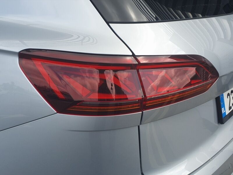 More views of Volkswagen Touareg