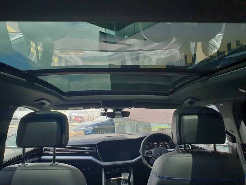 More views of Volkswagen Touareg