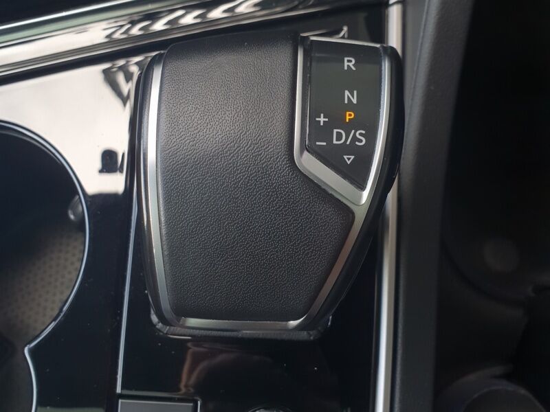 More views of Volkswagen Touareg