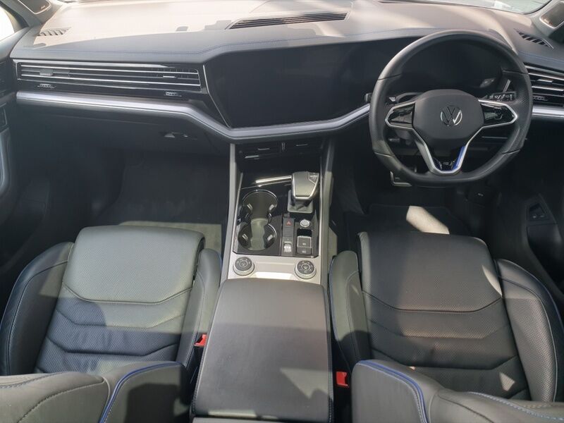 More views of Volkswagen Touareg