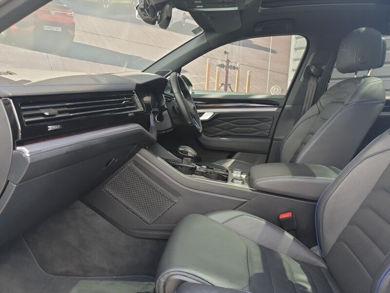 More views of Volkswagen Touareg