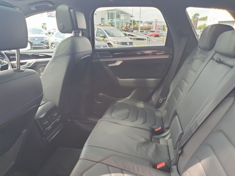 More views of Volkswagen Touareg