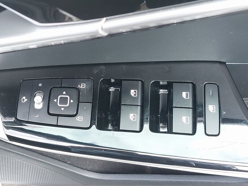 More views of Kia EV6