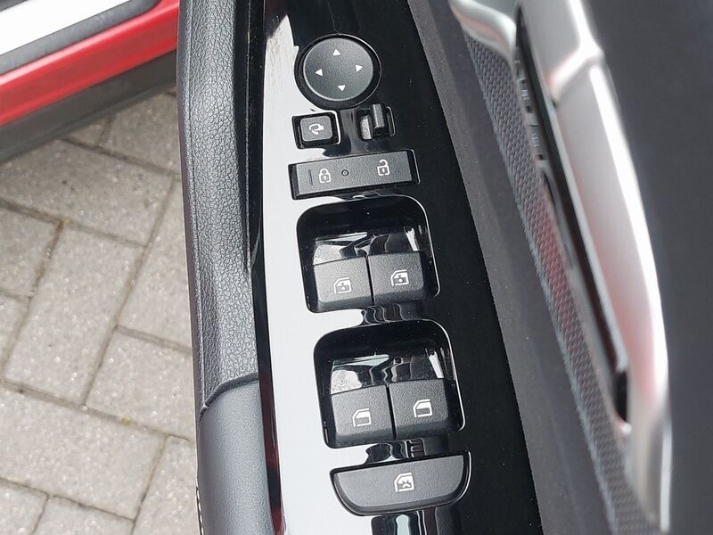 More views of Kia Sportage