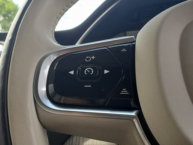 More views of Volvo XC90