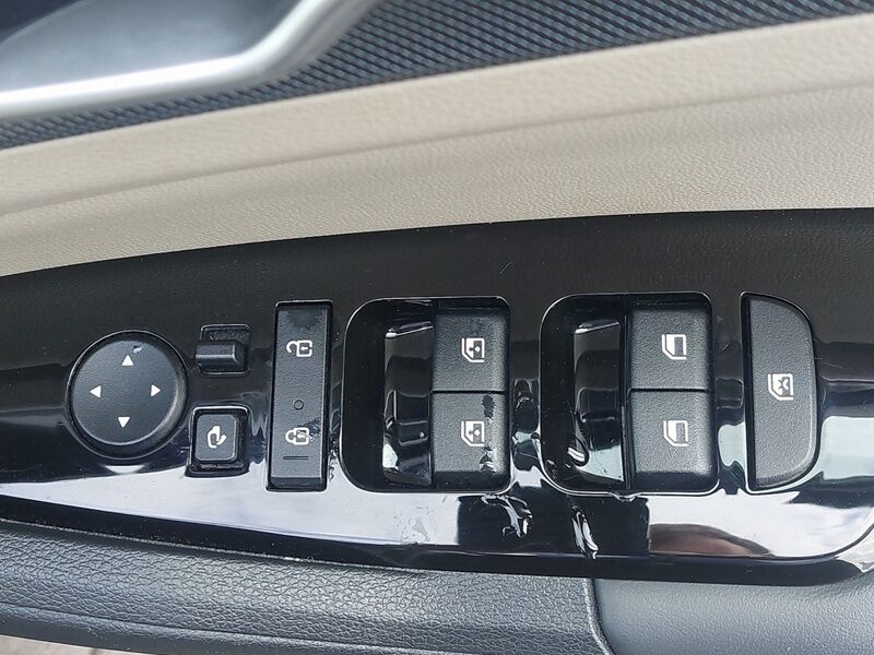 More views of Kia Sportage
