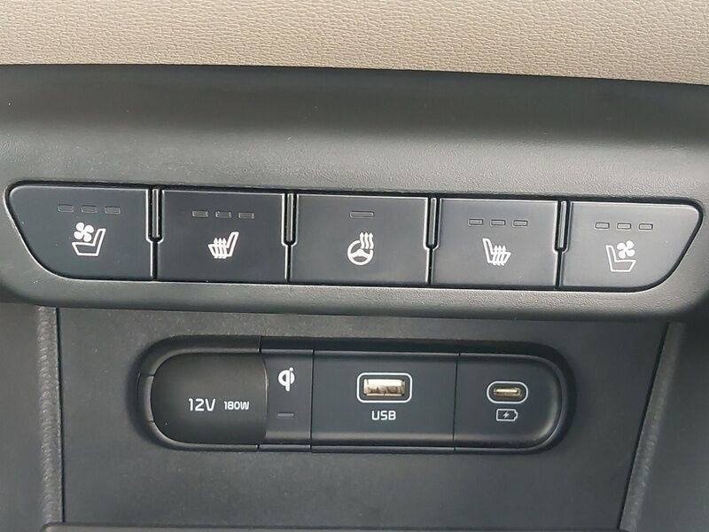 More views of Kia Sportage