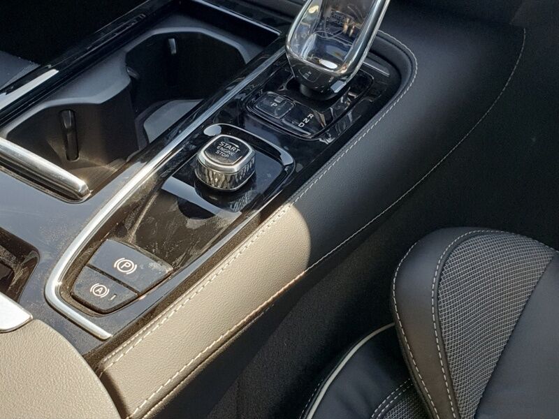 More views of Volvo V60