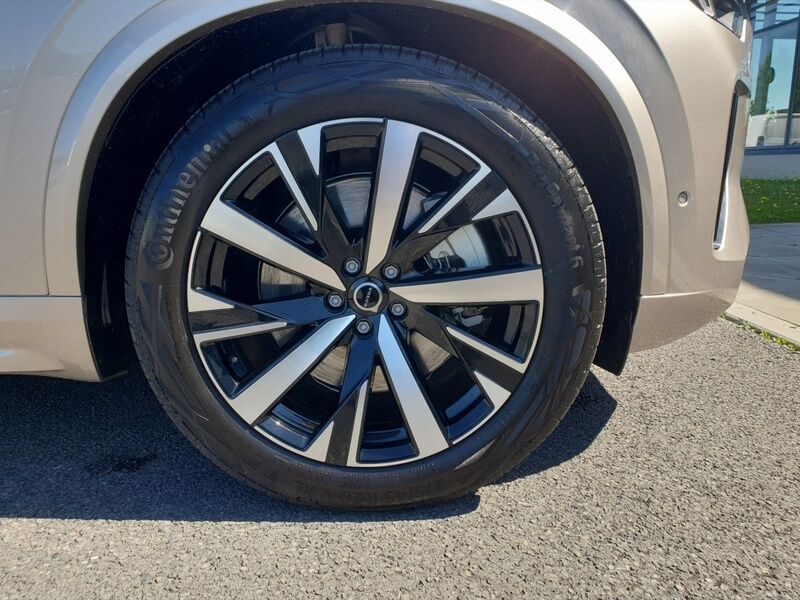 More views of Volvo XC90