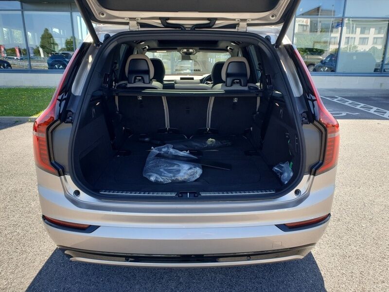 More views of Volvo XC90