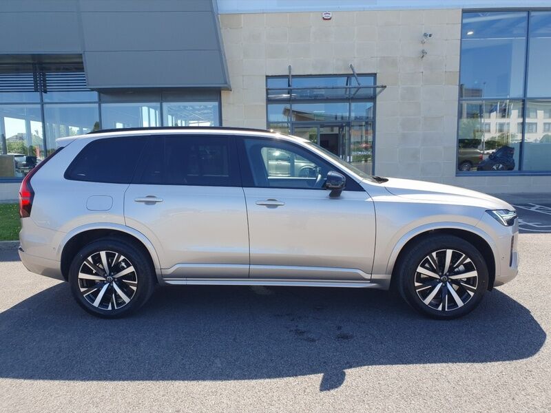 More views of Volvo XC90