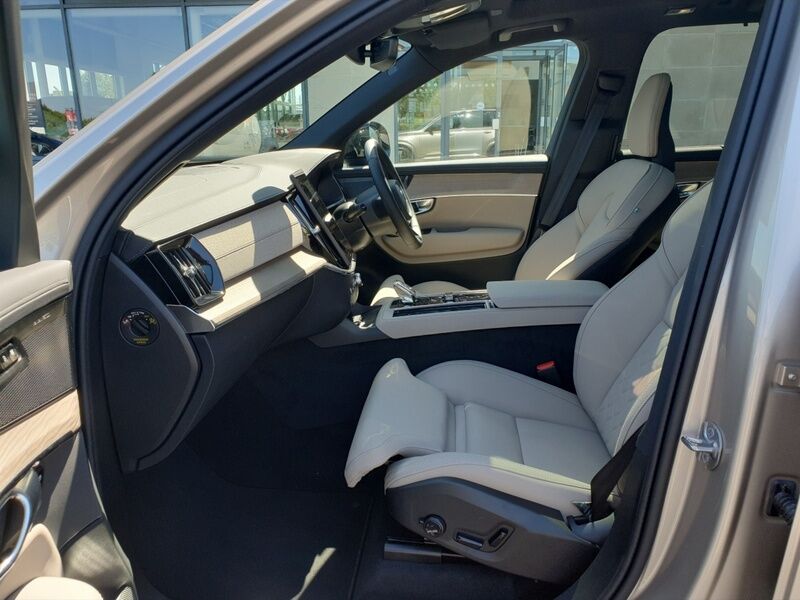 More views of Volvo XC90