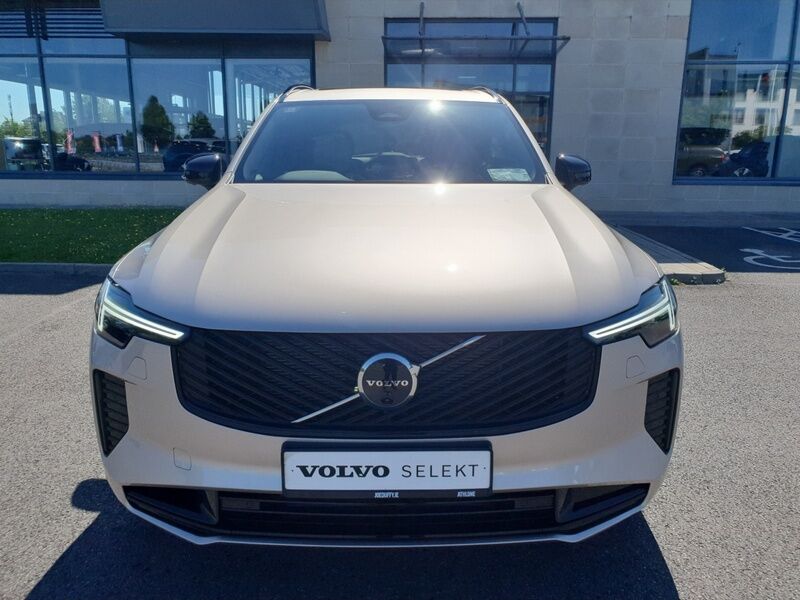 More views of Volvo XC90