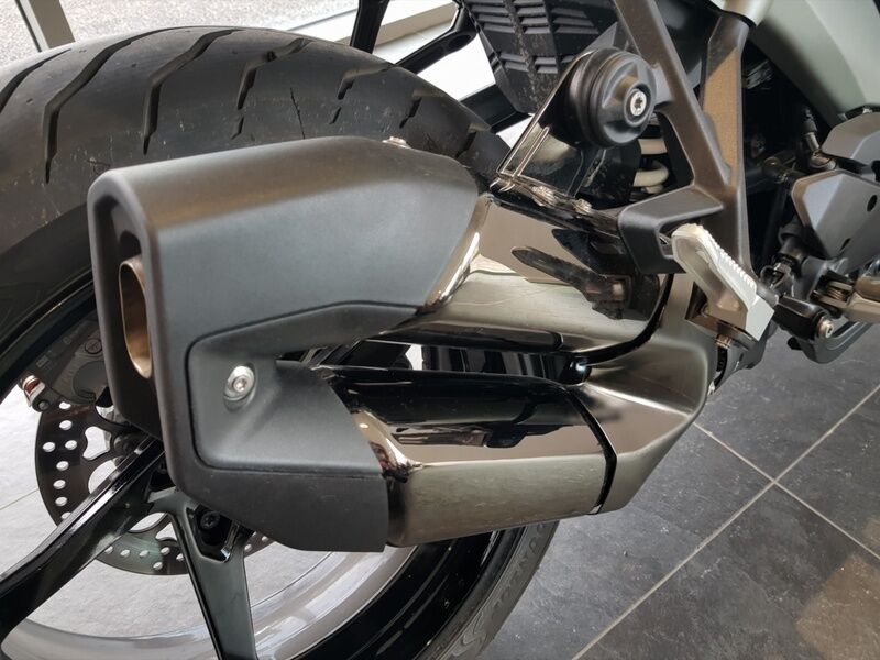 More views of BMW R 1300 R
