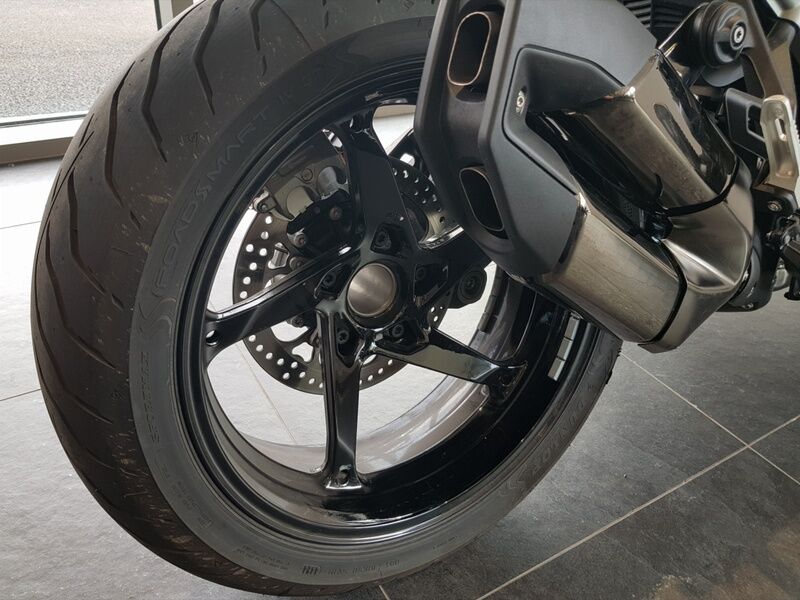 More views of BMW R 1300 R