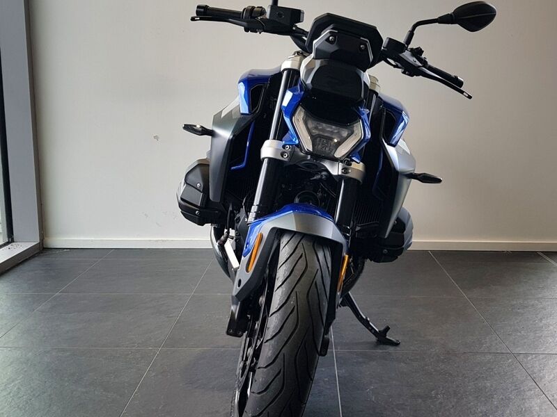 More views of BMW R 1300 R