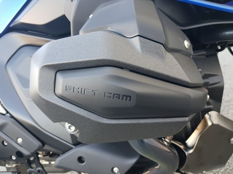 More views of BMW R 1300 R