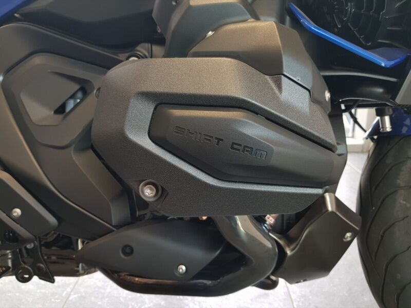 More views of BMW R 1300 R