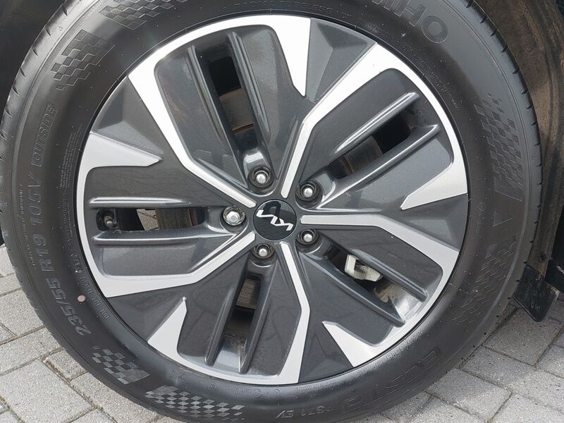 More views of Kia EV6