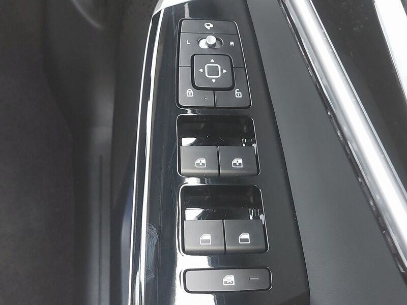 More views of Kia EV6