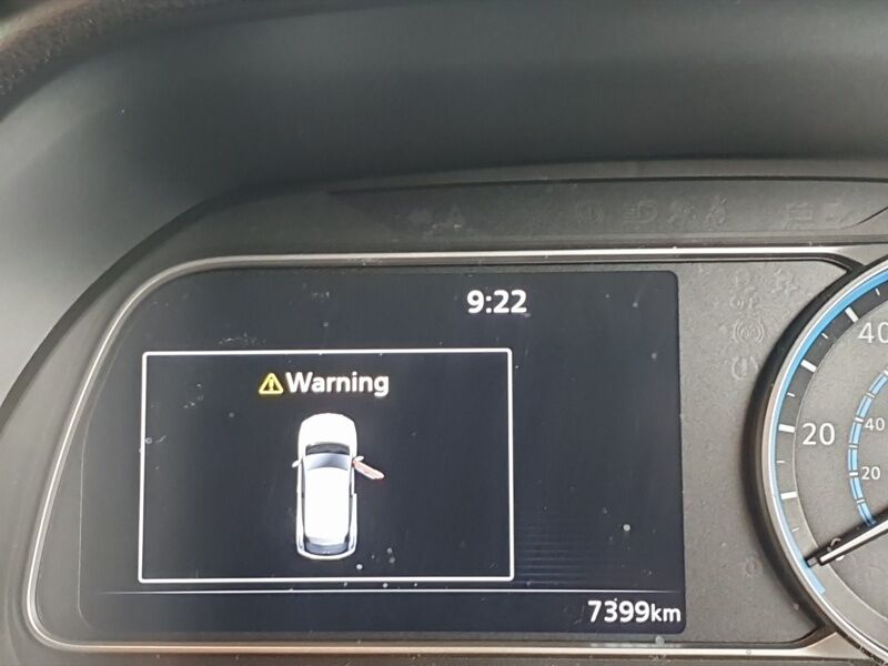 More views of Nissan Leaf