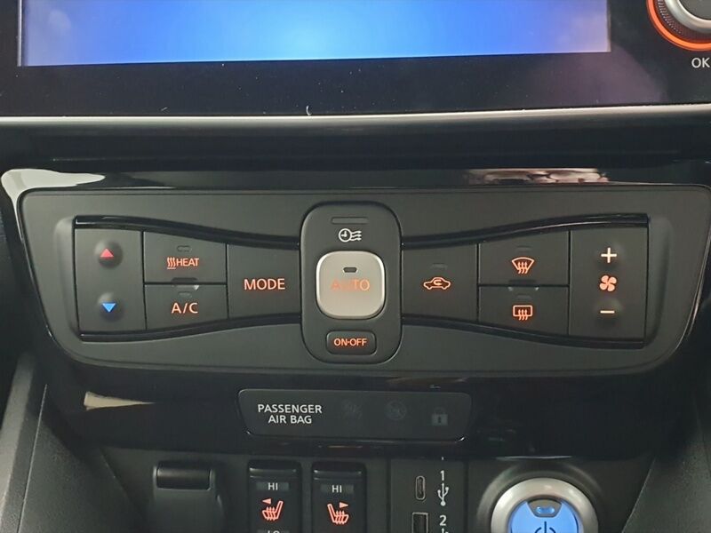 More views of Nissan Leaf