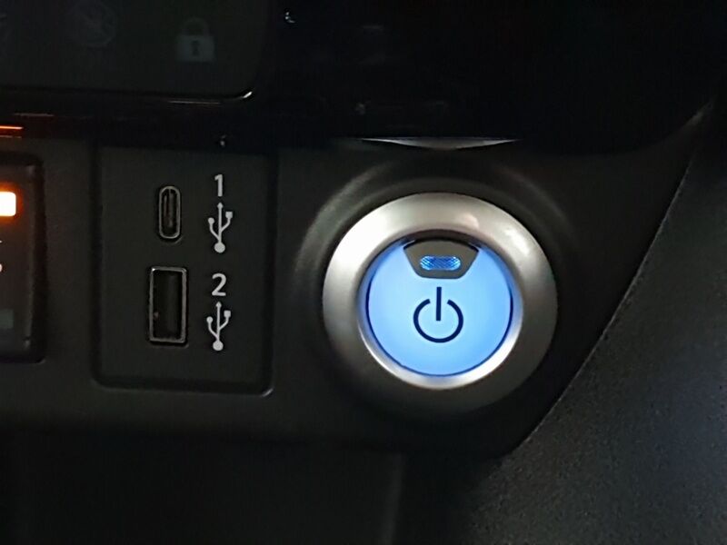 More views of Nissan Leaf