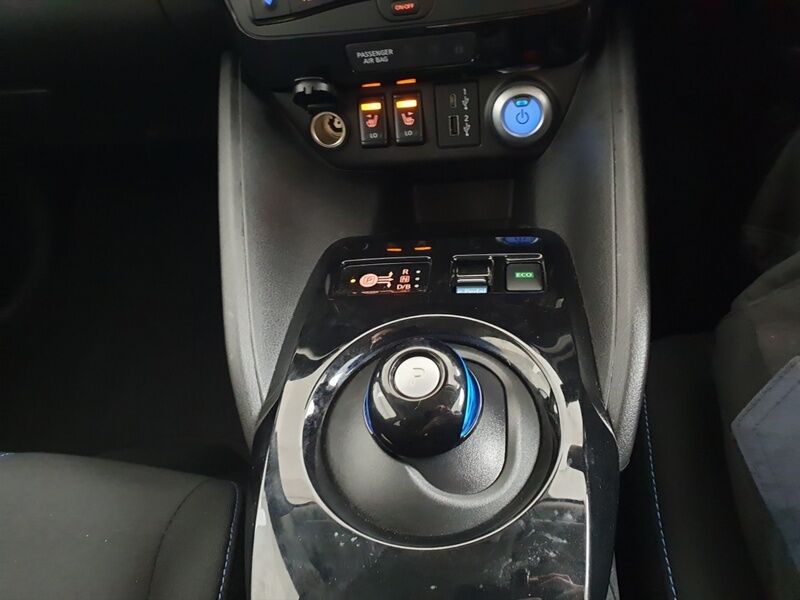 More views of Nissan Leaf