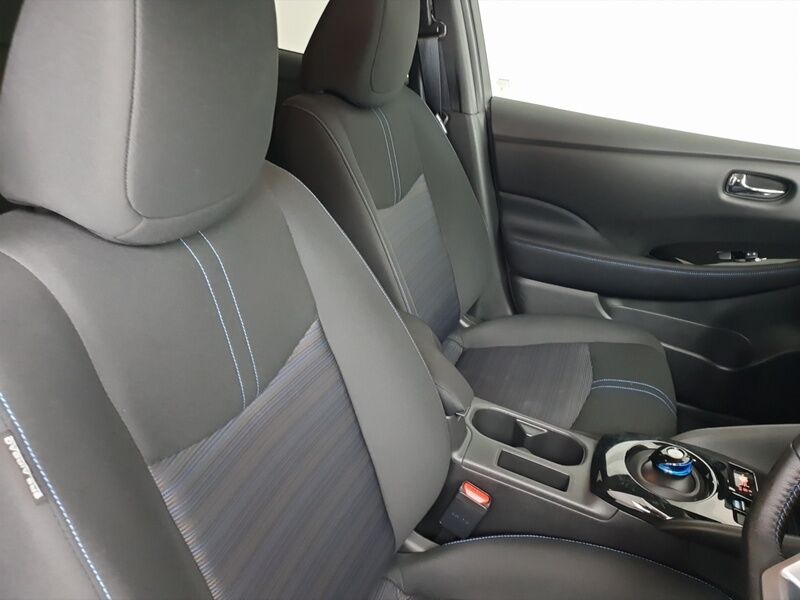 More views of Nissan Leaf