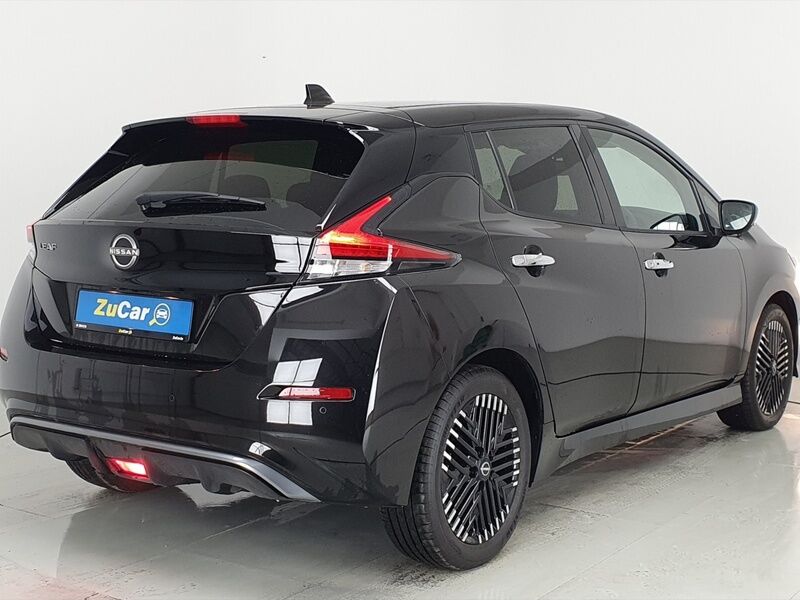 More views of Nissan Leaf