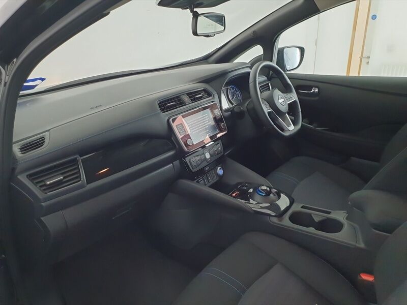 More views of Nissan Leaf