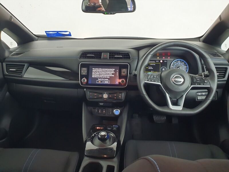 More views of Nissan Leaf