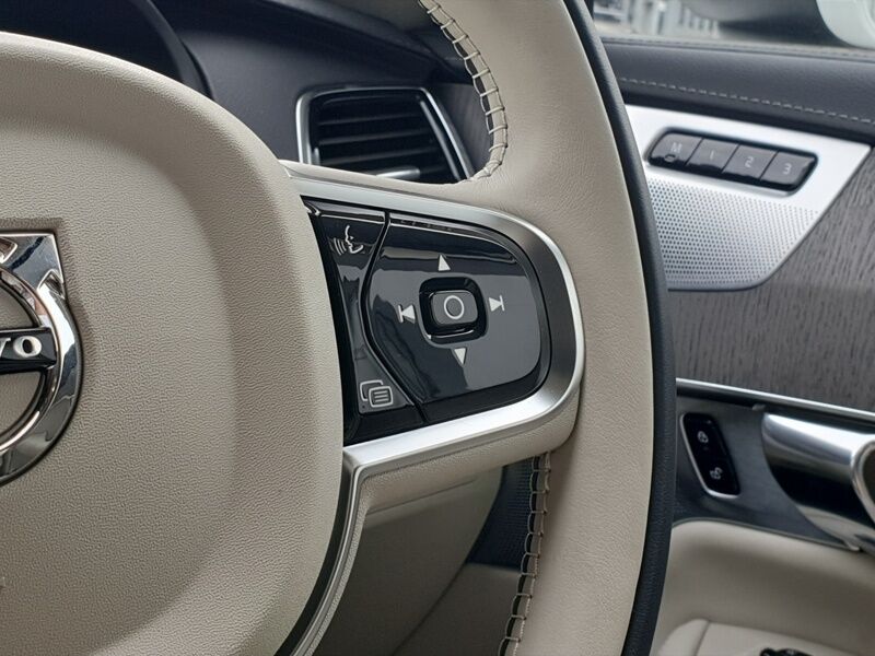 More views of Volvo XC90